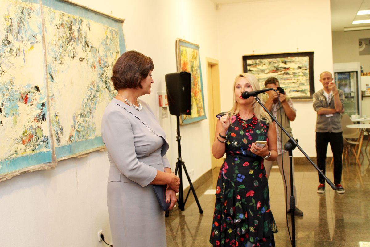 image034